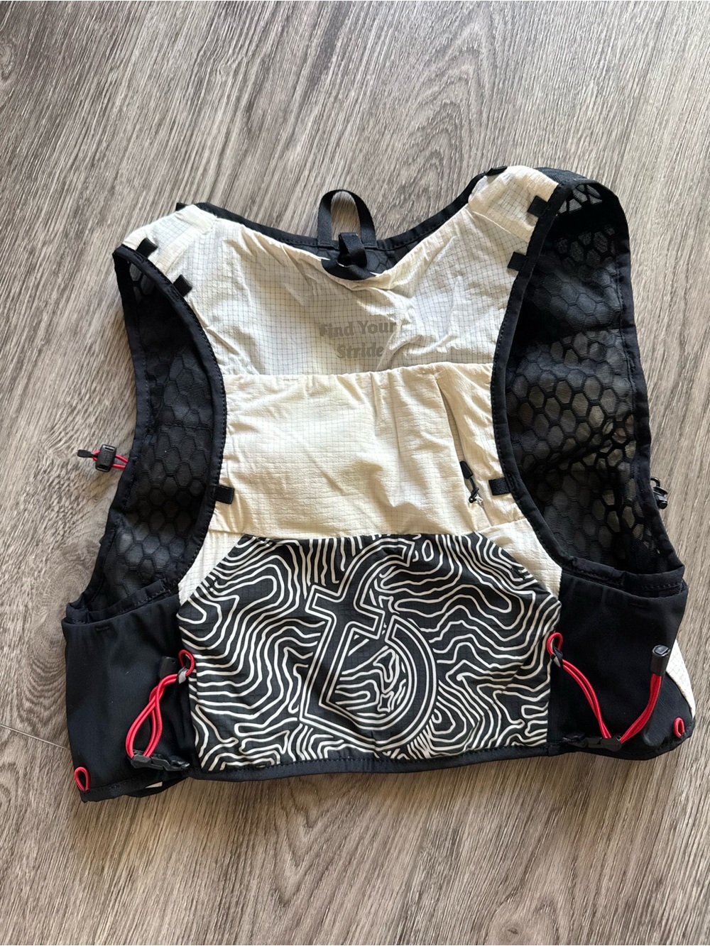 Black & White Trail Running Hydration Vest with Red Accents - Picture 2 of 3
